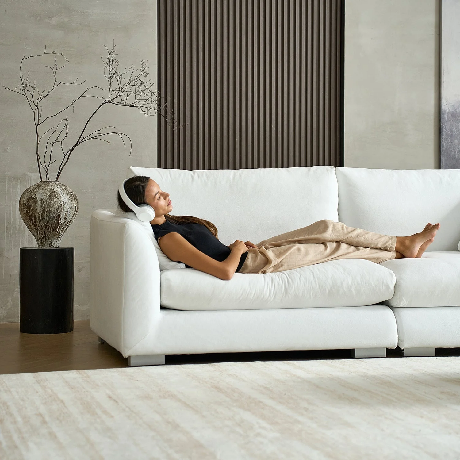 Feathers Sofa - Image 114